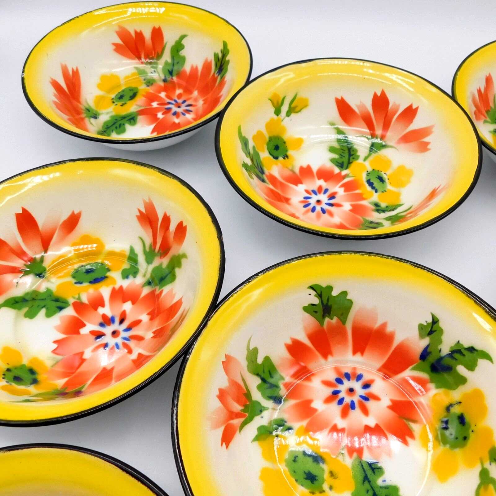 VTG 14 pc Metal Rossini Enamel Ware Floral Set 2 plates 8 bowls 4 cups Hong Kong Rossini - фотография #8