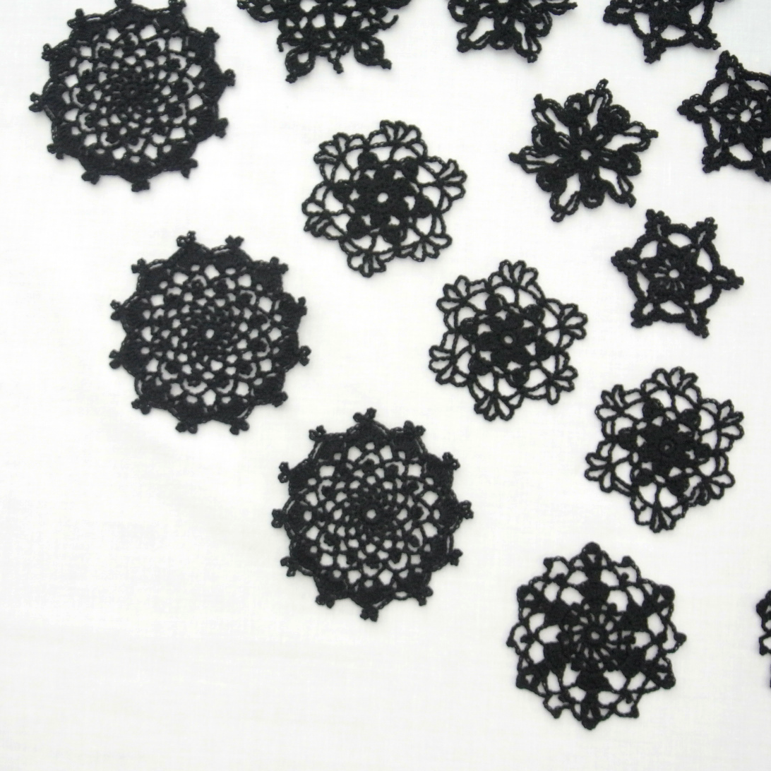 30 pcs, 7–9,5 cm, 2.8–3.7 “, Black, Halloween, Crochet Snowflakes, ogrc30, 299 Handmade - фотография #5