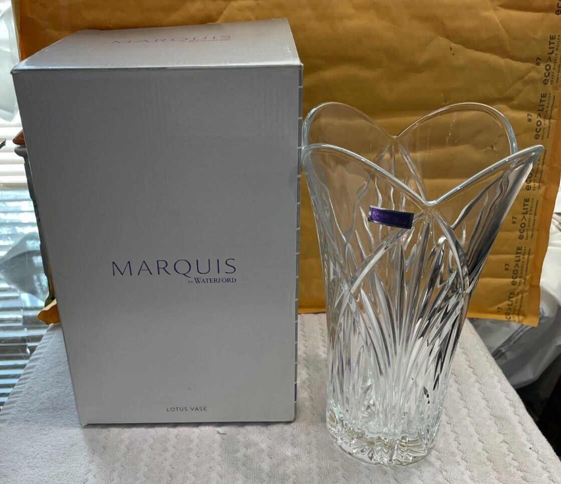 Marquis by Waterford WF LOTUS Crystal Glass 10" Vase Italy Waterford
