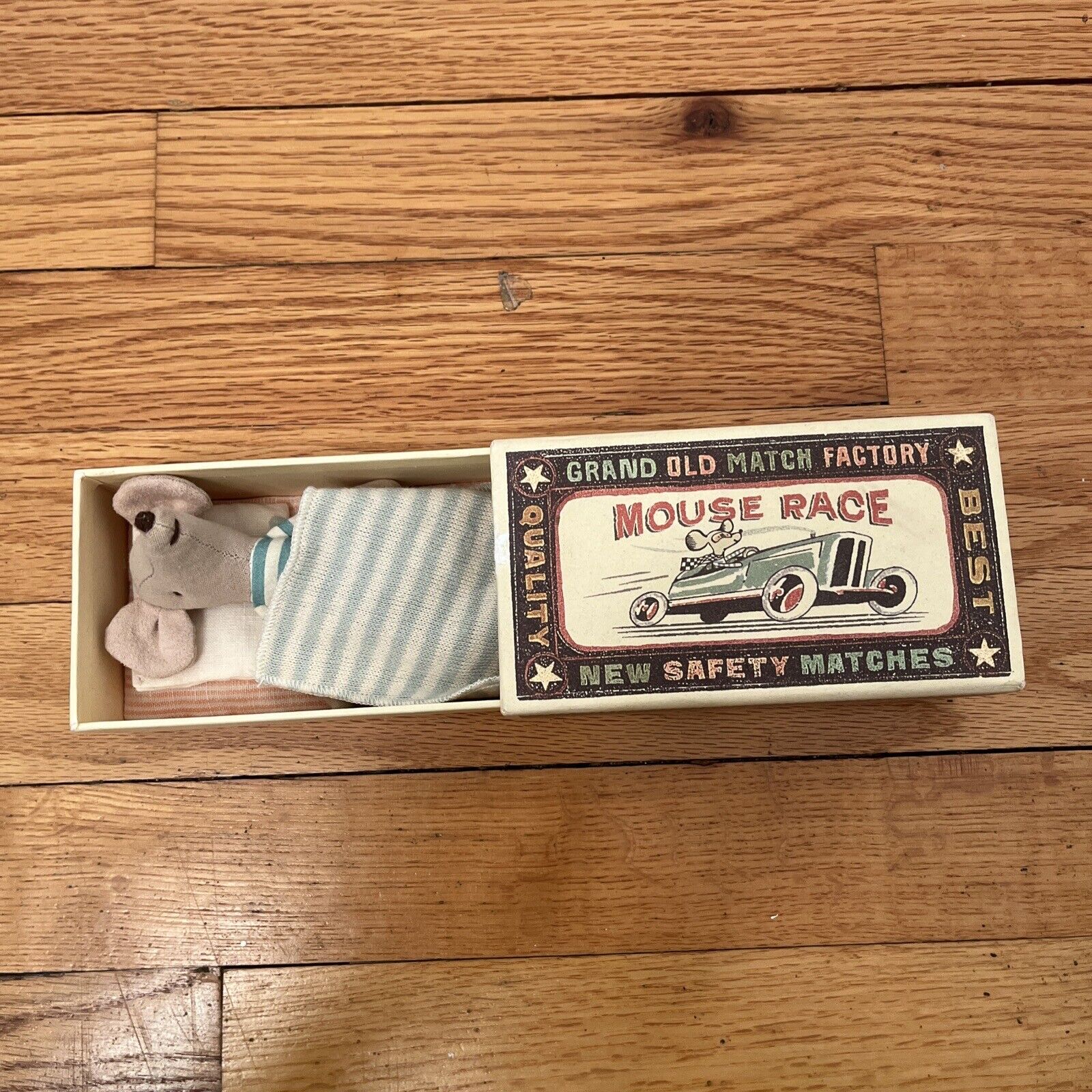 Danish sleeping mouse in Mouse Race Matchbox Без бренда
