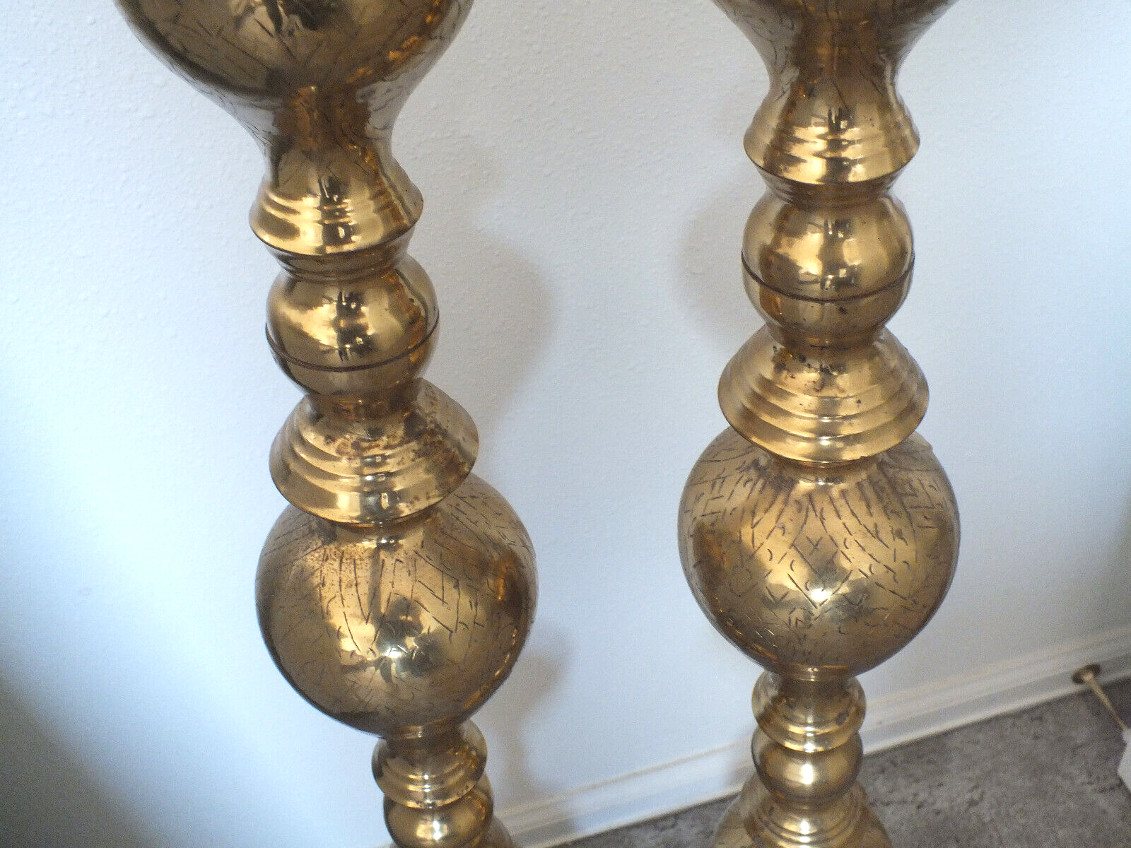 pair pr Brass Bronze 40" tall ALTAR Church CANDLE STICK HOLDERS 9 lbs each vtg Unbranded - фотография #3