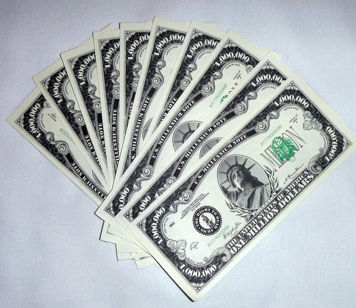 1000 Classic Million Dollar Bills - Novelty Fake Play Joke Money Prop Bills Без бренда - фотография #4