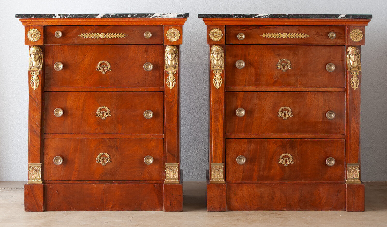Antique French Empire Style Mahogany Nightstands (Pair) Без бренда