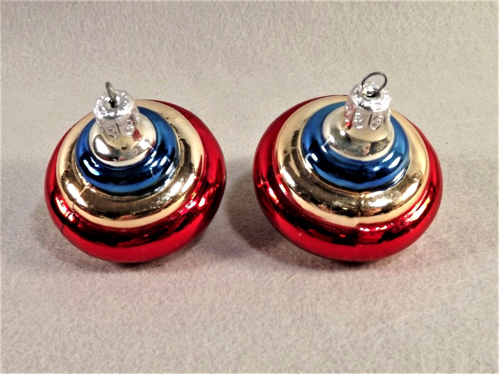Poland Ornaments Disc Flying Saucer Shape Red Blue Silver 2.25 inch Diameter Poland - фотография #2