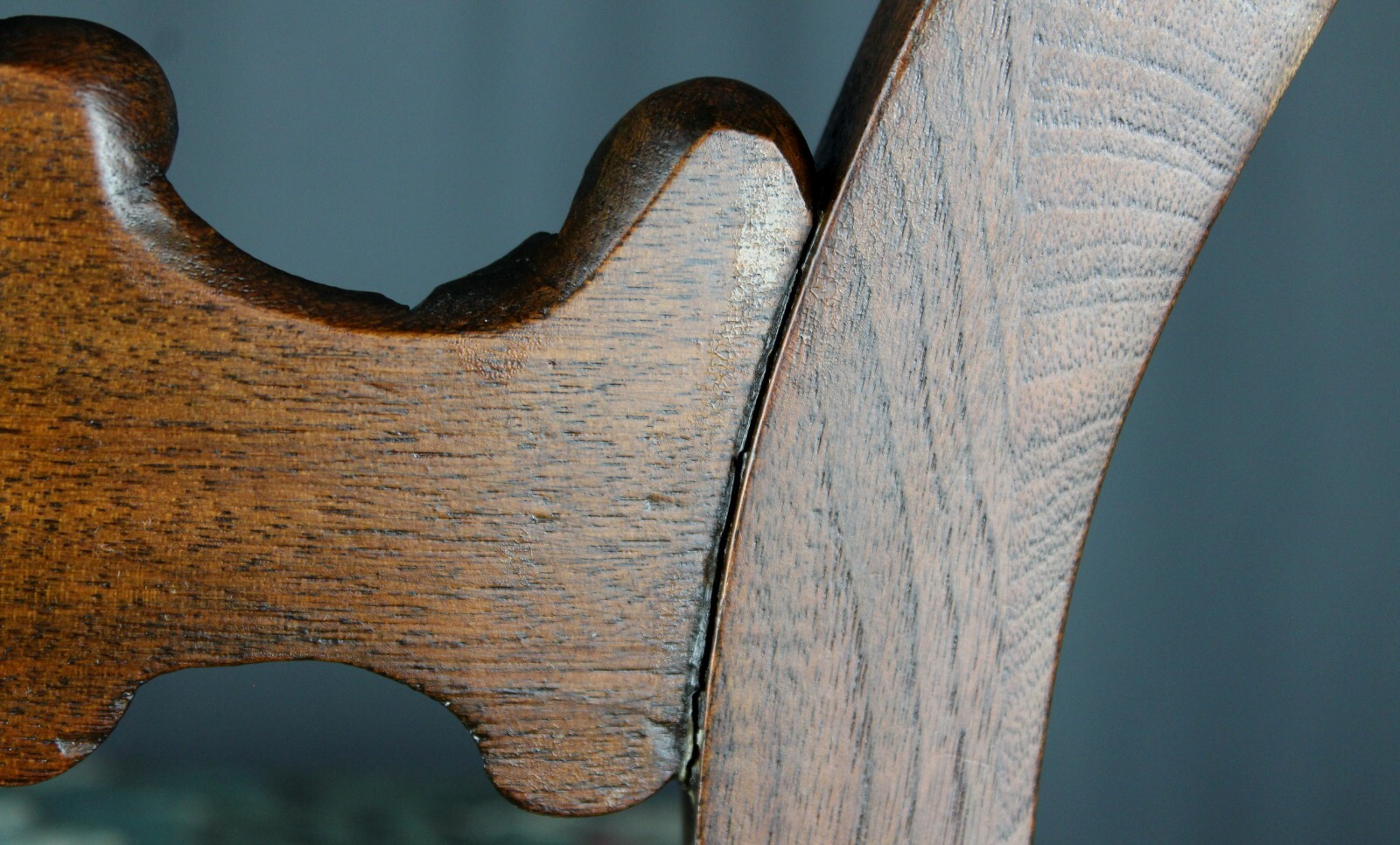 Pair of rose carved balloon side chairs, Late Victorian, Mahogany, turned legs Unbranded - фотография #10