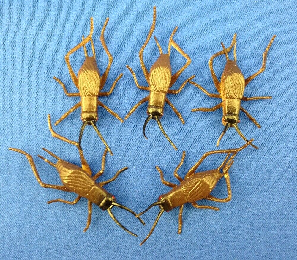 rubber Crickets Lot of 11 toy iNSeCt BuG fake brown grasshoppers *slight damaged Unbranded - фотография #2
