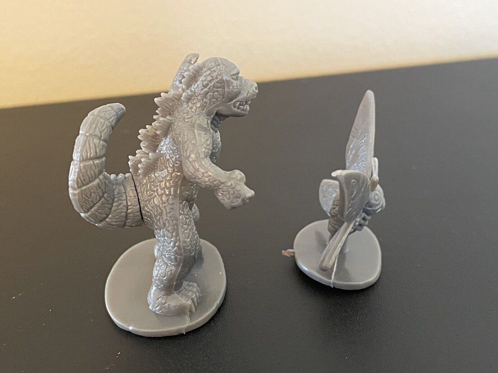 Mini Godzilla figure and Mini Mothra Figure perfect Godzilla Cake Toppers Set A Unbranded - фотография #2
