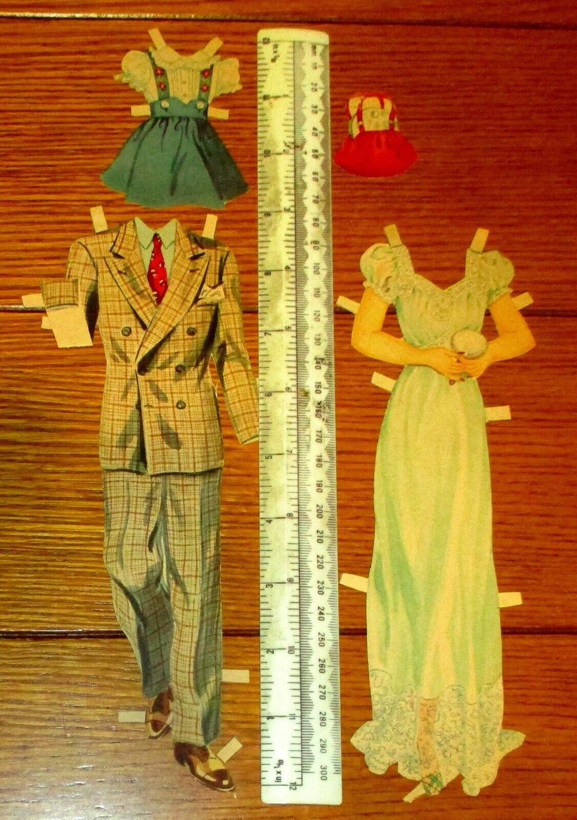 Vintage Paper Doll Clothes and Accessories Lot (32) Outfits + Accessories   #27 Unbranded - фотография #10