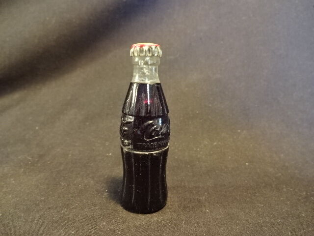 Old Vtg Drink Coca Cola Coke Bottle with Cap Cigarette Lighter  Без бренда - фотография #4