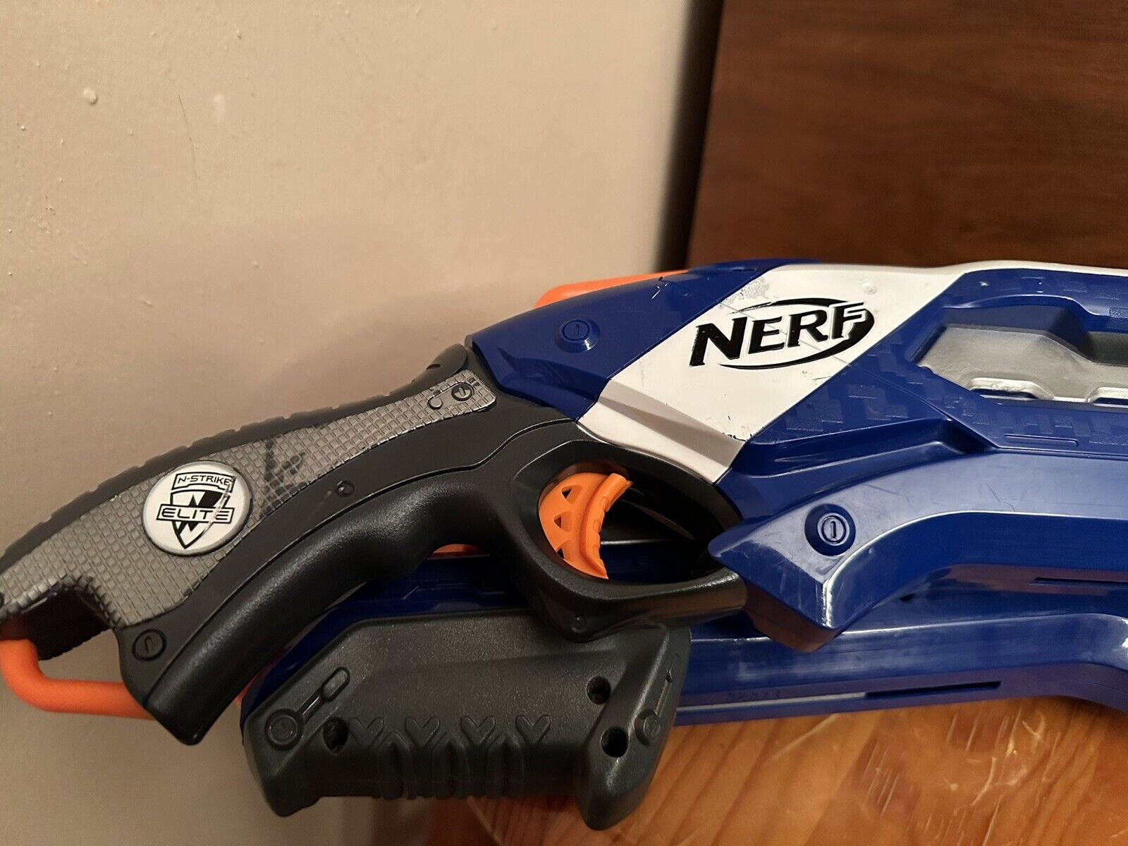 TWO Nerf N-Strike Roughcut 2X4 Dart Blaster Guns Blue/White Lot Pair of 2 Nerf - фотография #8
