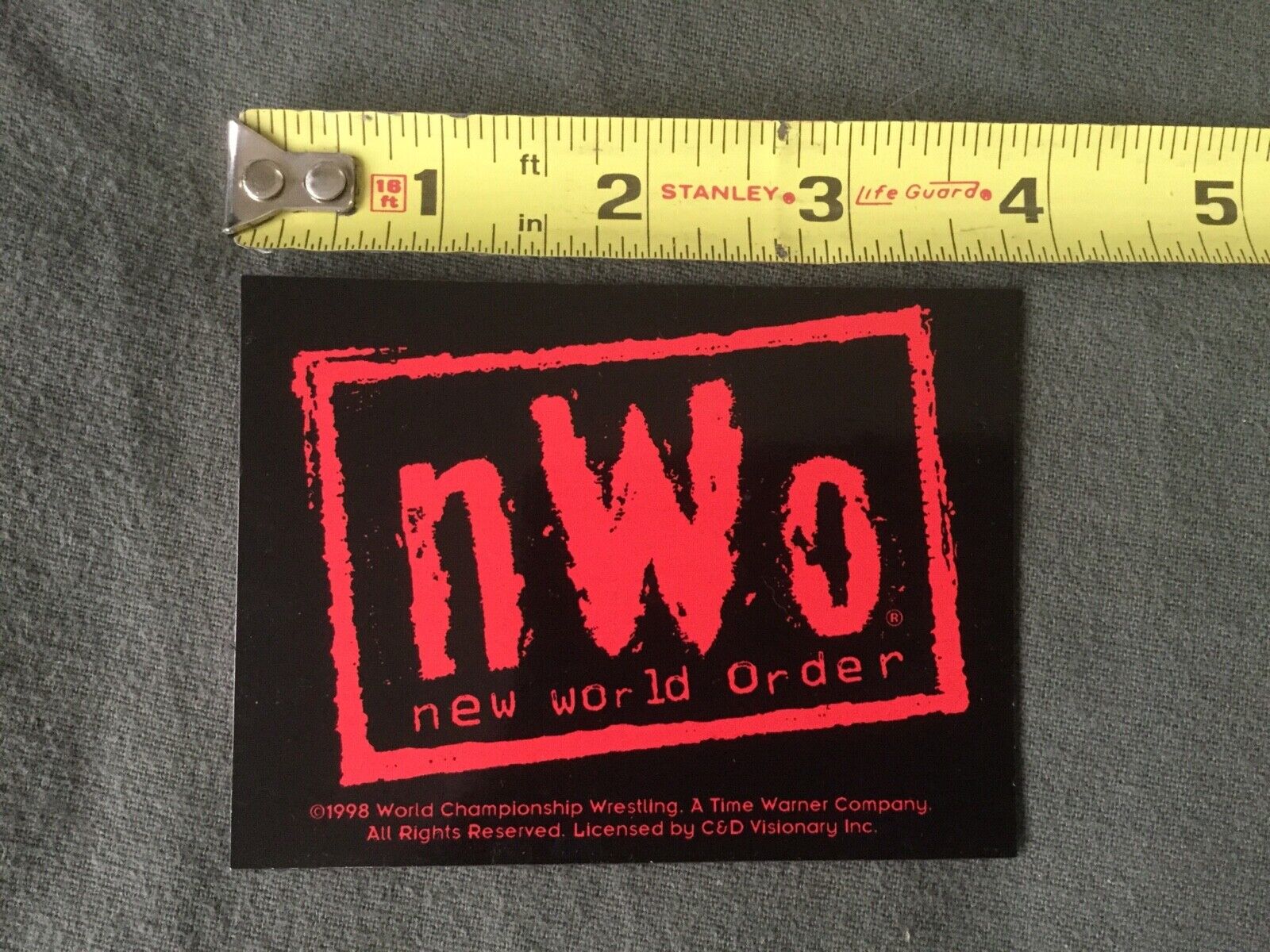 WCW/nWo lucnchbox/bag wrestling Wolfpac magnet & Sting pin (1998) stamp roller Без бренда - фотография #9