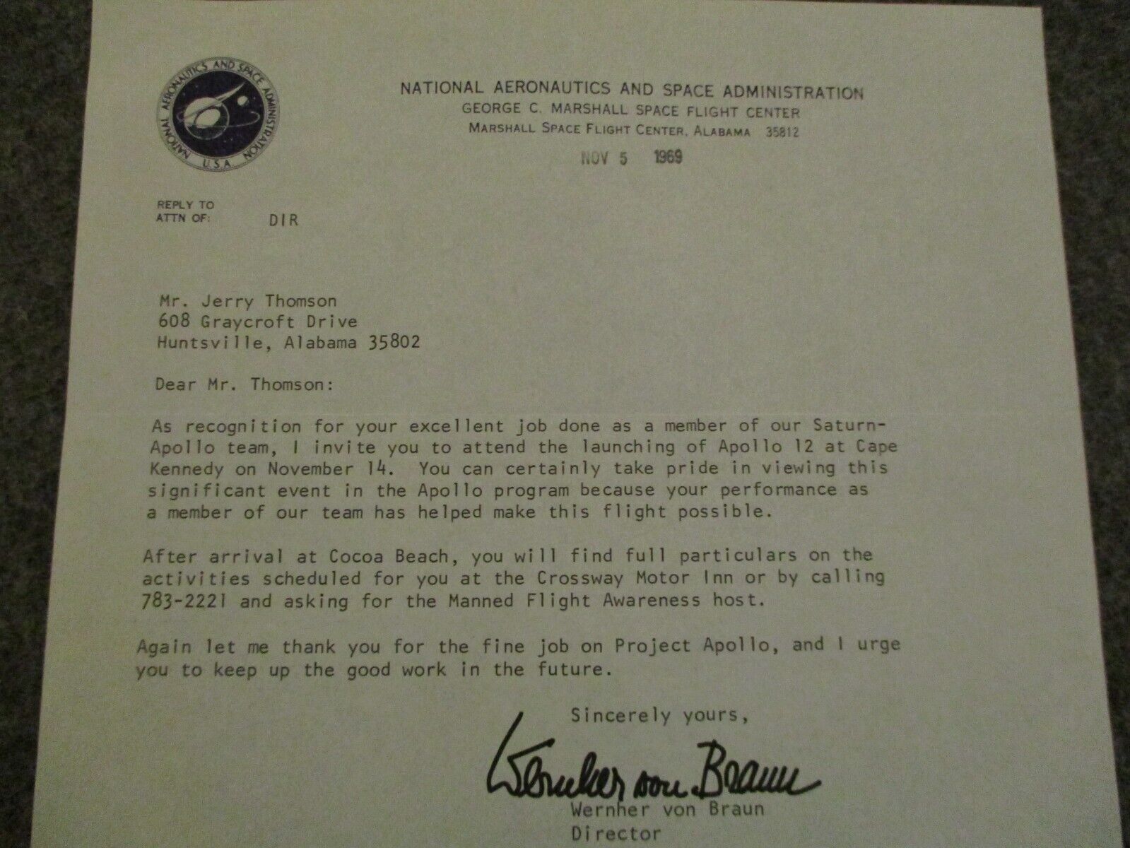 1969 NASA/MSFC WERNHER VON BRAUN SIGNED APOLLO AUTHENTIC HAND TYPE LETTER+BADGE Без бренда - фотография #4