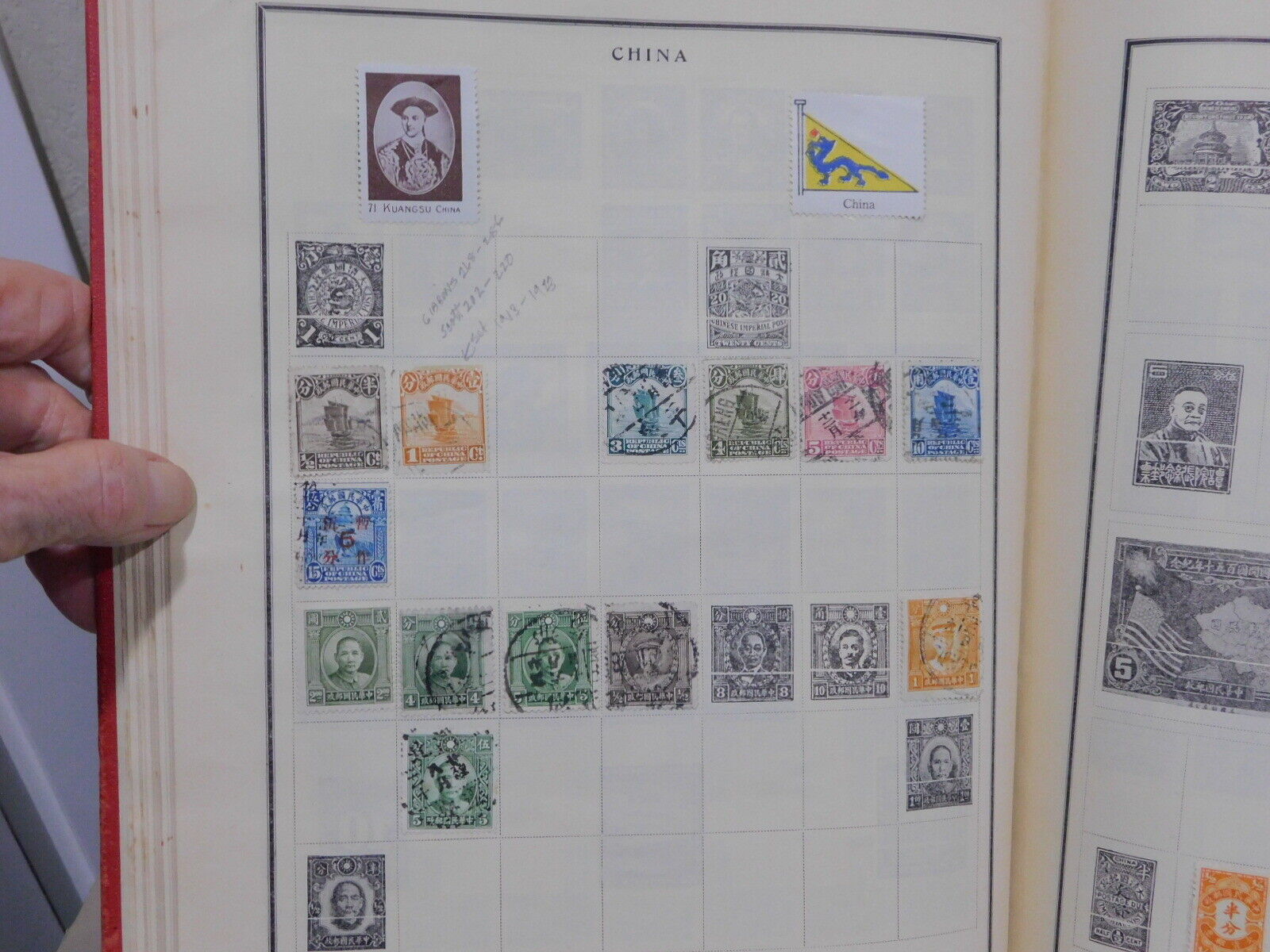 Vtg Scott 1947 Modern Postage Stamp Album 1700+ Stamps, US & World hinged stamps SCOTT - фотография #6