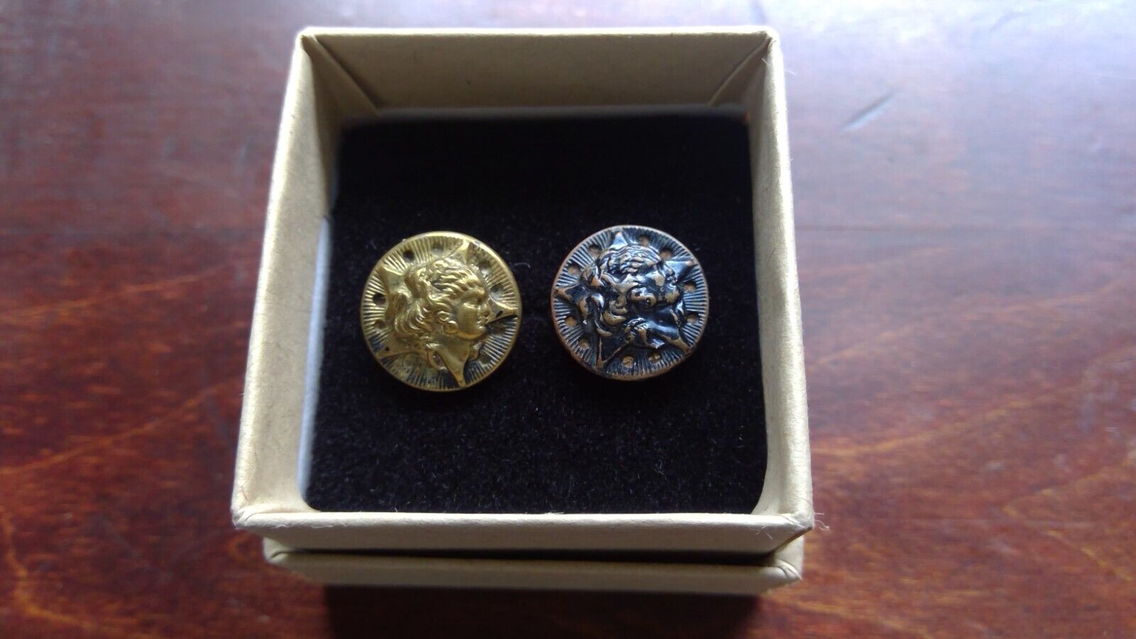 Astrea Antique Metal Brass Victorian Picture Buttons 15mm Lot of 2, 9/16th Inch Без бренда - фотография #3