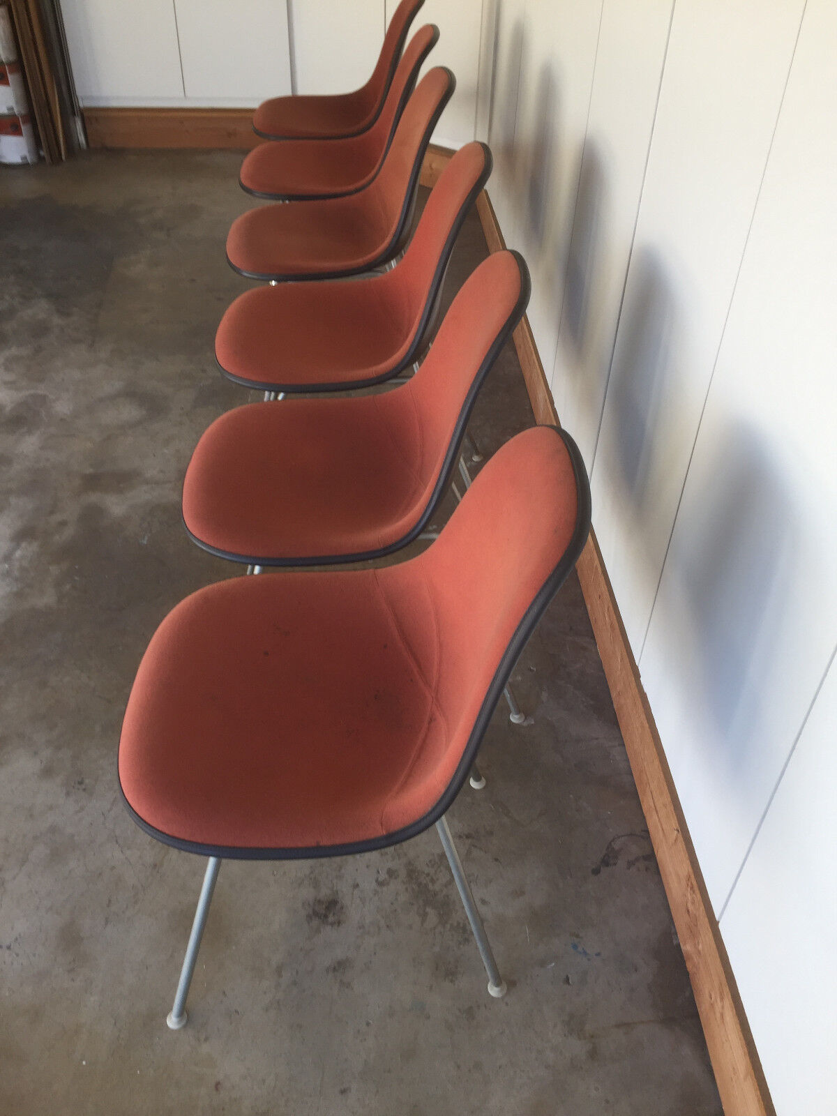 HERMAN MILLER Eames Vintage 1975 Orange Fiberglass Side Shell Chairs (SET of 6)  Без бренда - фотография #4