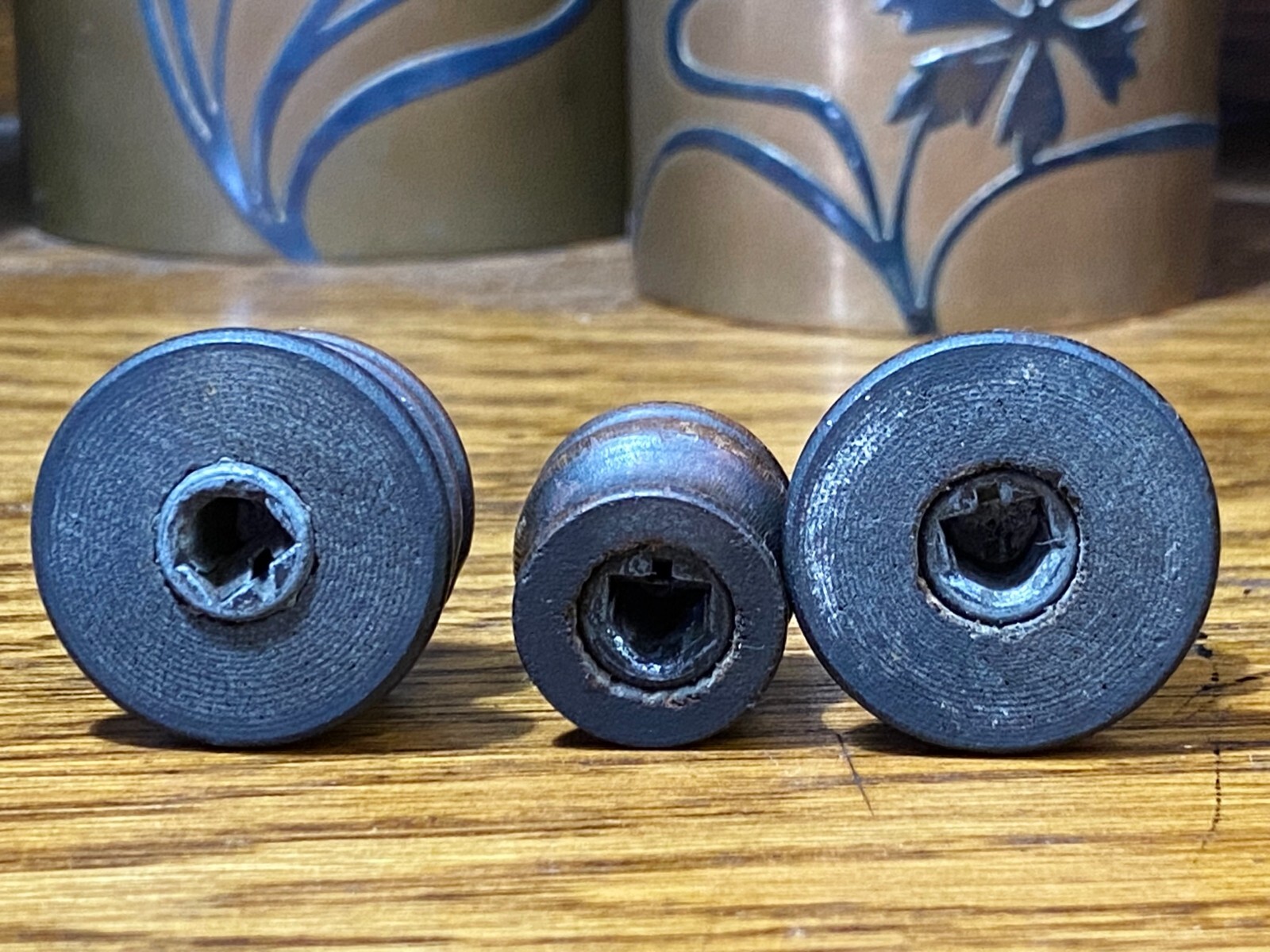 3 Matching Antique Vintage Wood Radio Knobs w/ Center Dot Design, c. 1930’s Philco RCA Crosley Zenith Silvertone Airline Atwater Kent GE ++ - фотография #3