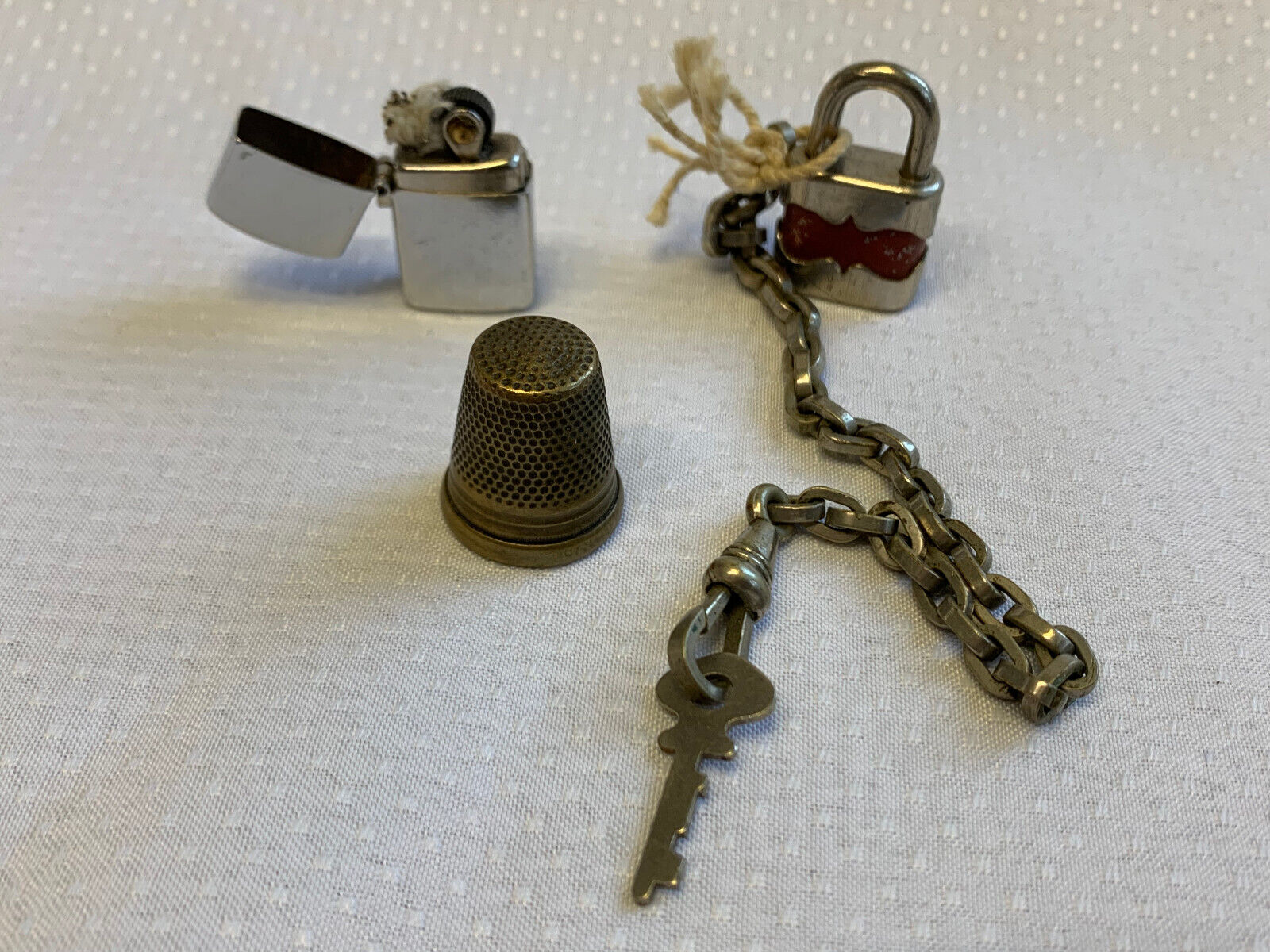 Antique Vtg Trinket Lot Bottle Tokens Coins Lock Ring Pocket Knife Collectibles Без бренда - фотография #3