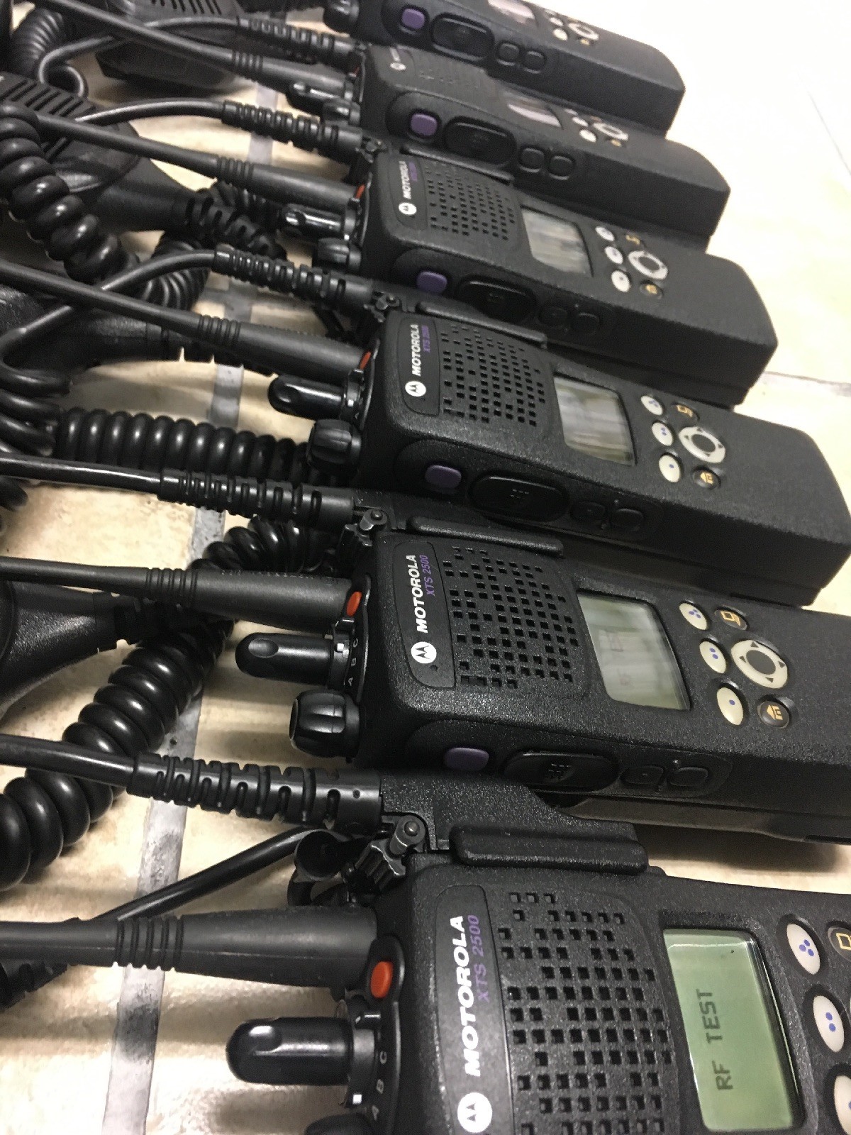 (24) Motorola XTS2500 II 800Mhz P25 Digital Radios H46UCF9PW6BN 500018-00048C-5 Motorola H46UCF9PW6BN - фотография #10