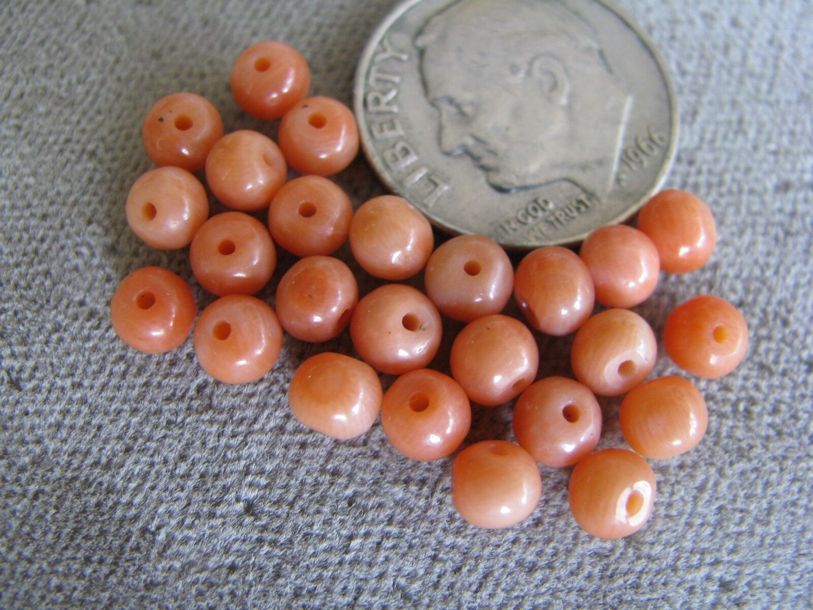 Lot of 25 Antique NaturaI Italian Coral Beads Salmon 3.5-4mm Без бренда - фотография #2
