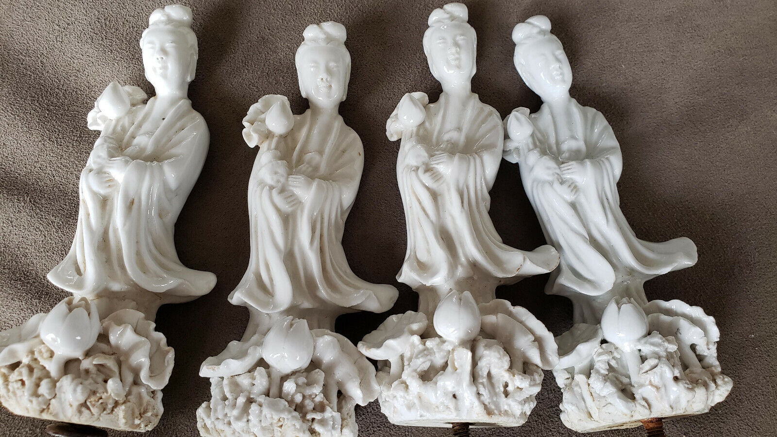 Four Rare Antique Blanc de Chine Chinese Guanyin Figurines. 4.25 inches tall. Без бренда
