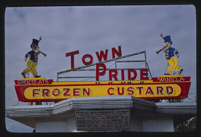 Town Pride Drive-In Restaurant,Teutonia at Villard Avenue,Milwaukee,Wisconsin Unbranded