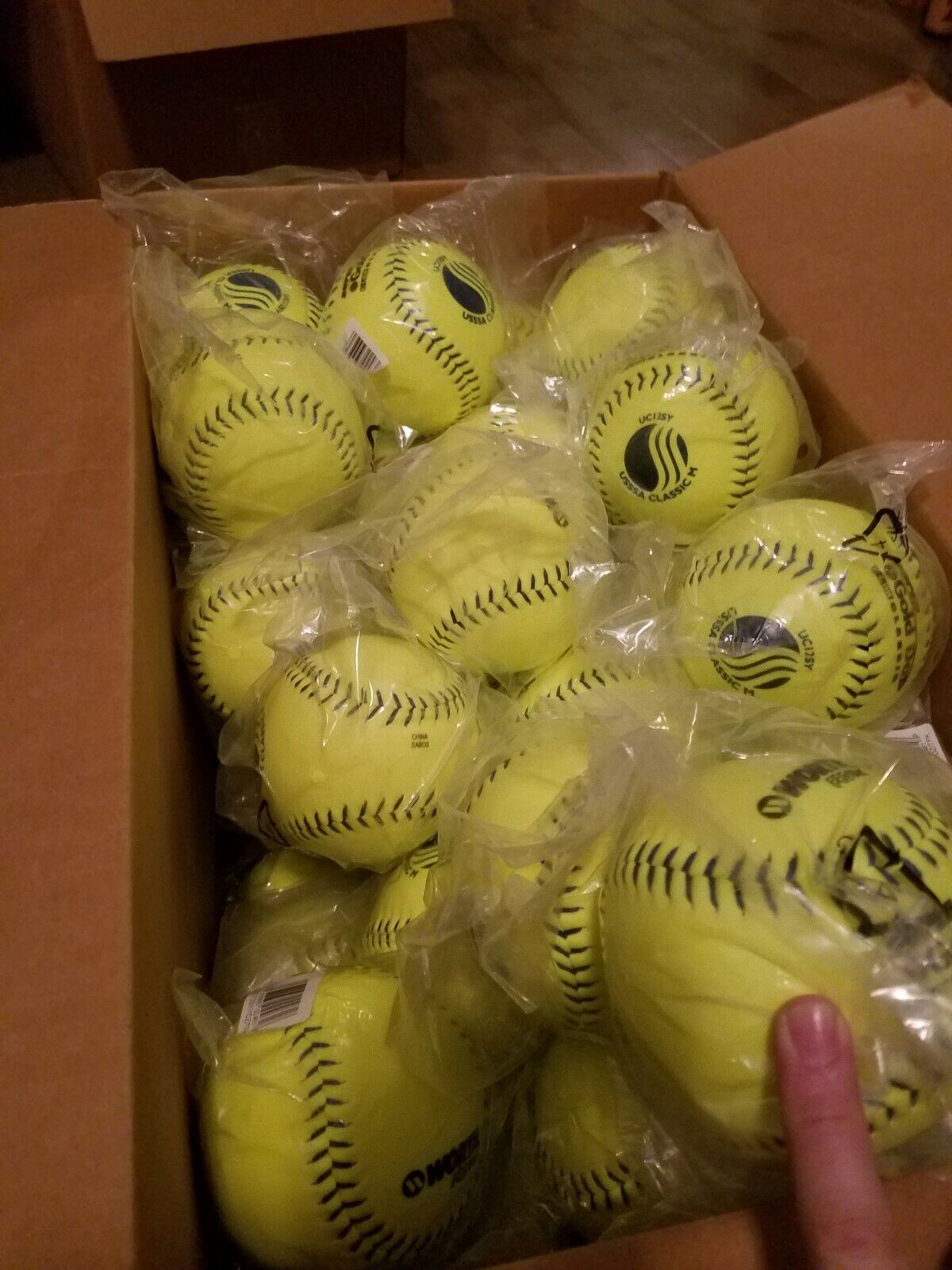 4 Dozen=48 New 12” Inch Mens Dimpled Slow Pitch Softballs Yellow Pro-Nine Pro Nine Does Not Apply - фотография #9