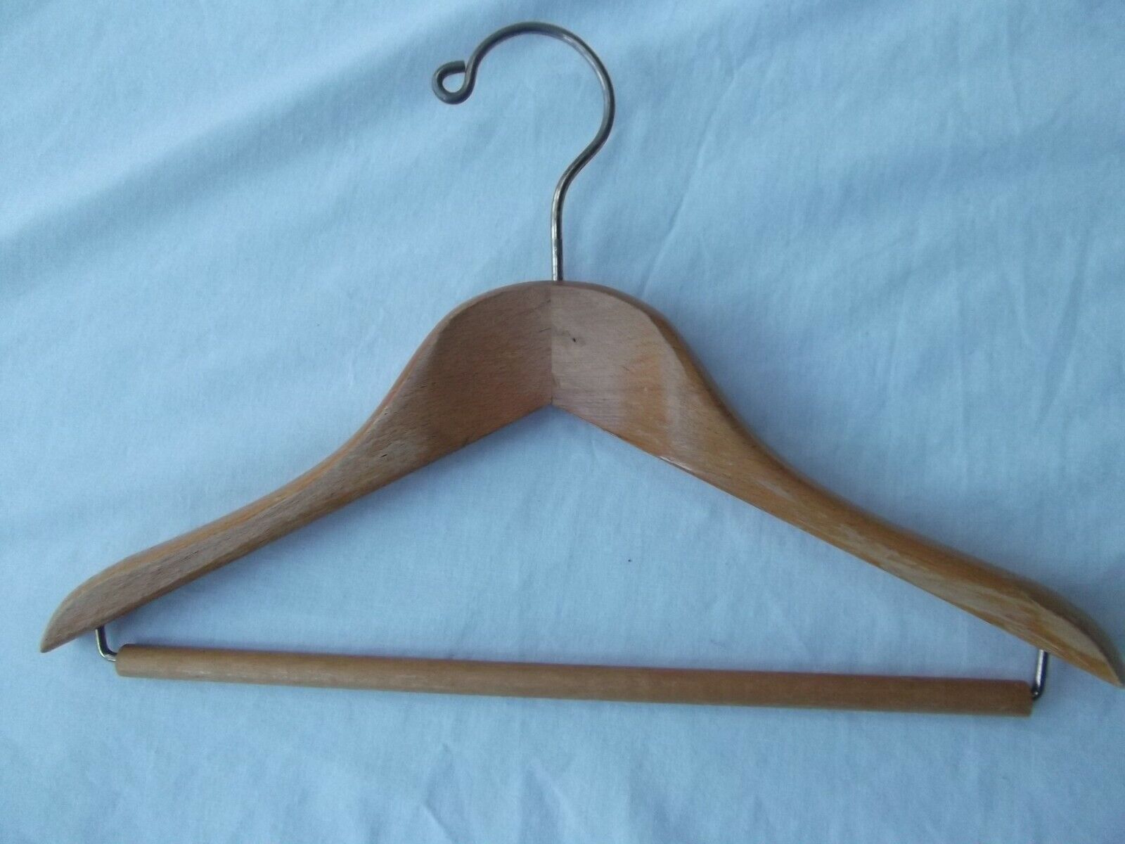 vtg lot 12 wood clothes hanger 17in curved suit pant bar clamp Curtis Leger  Unbranded - фотография #4