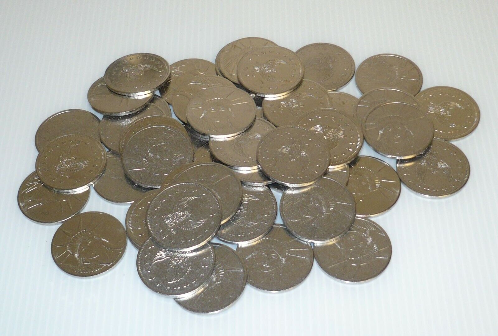 50 $1 DOLLAR SIZE STAINLESS SLOT MACHINE TOKENS - NEWLY MINTED Без бренда
