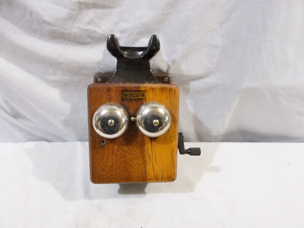 Two Old Oak Crank Wall Phones with Generator and Bakelite Cradle Bell Telephone - фотография #8