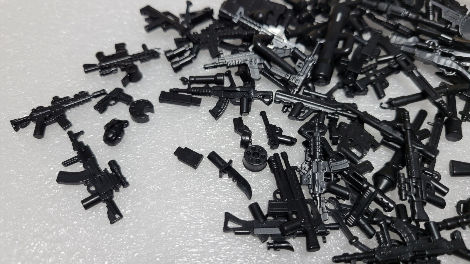 100 PCS WEAPON PACK - Assorted Lot of Weapons Guns, Rifles for Lego Minifigure Compatible for Lego - фотография #4