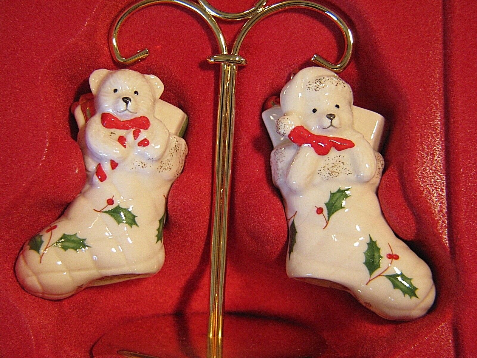 CUTE LENOX CHRISTMAS HOLIDAY STOCKINGS SALT & PEPPER SHAKERS W/ GOLD STAND - NEW Lenox