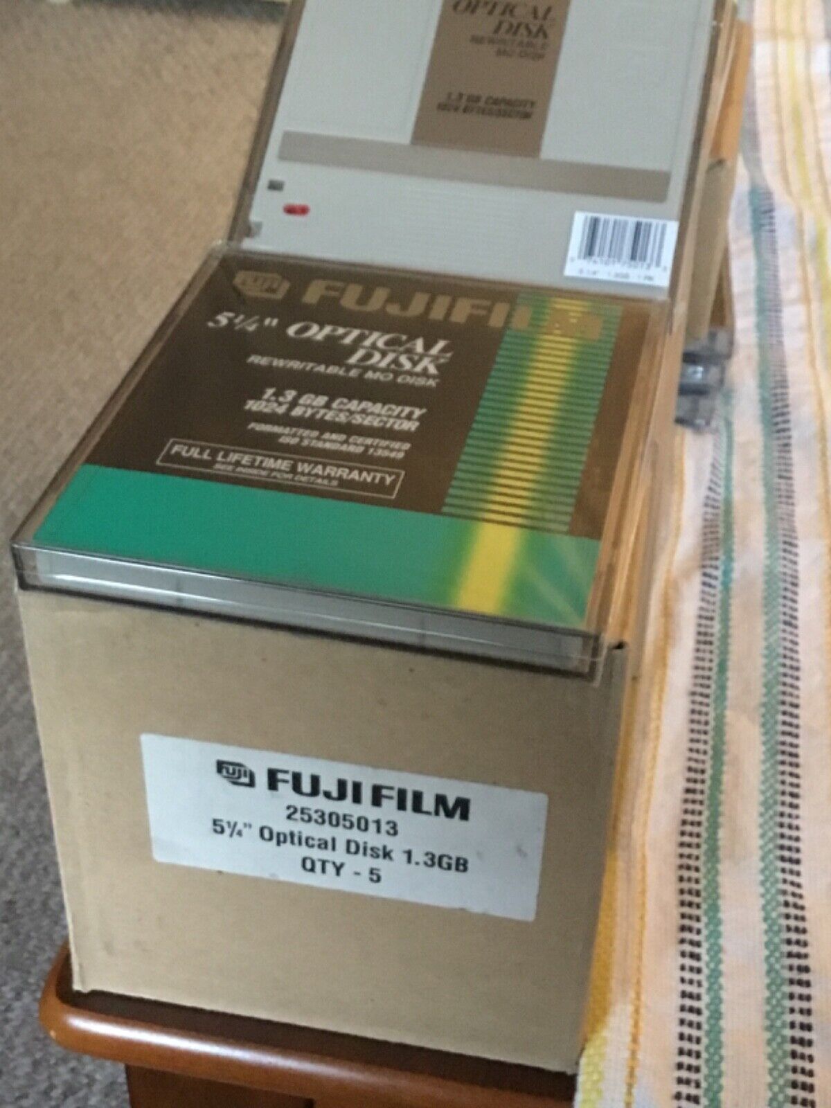 New Lot of 14 Fujifilm  5 1/4”Magneto Optical Disks Rewritable 1.3 GB Fujifilm 25305013 - фотография #2