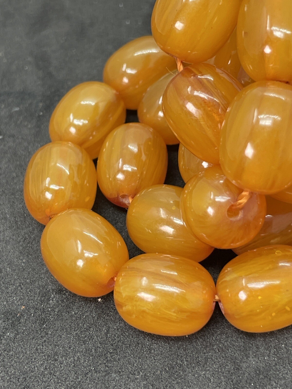 PRAYER 33 BEADS, Old Ottoman veined MISBAHA TASBIH 14x17mm squeezing amber Без бренда - фотография #3