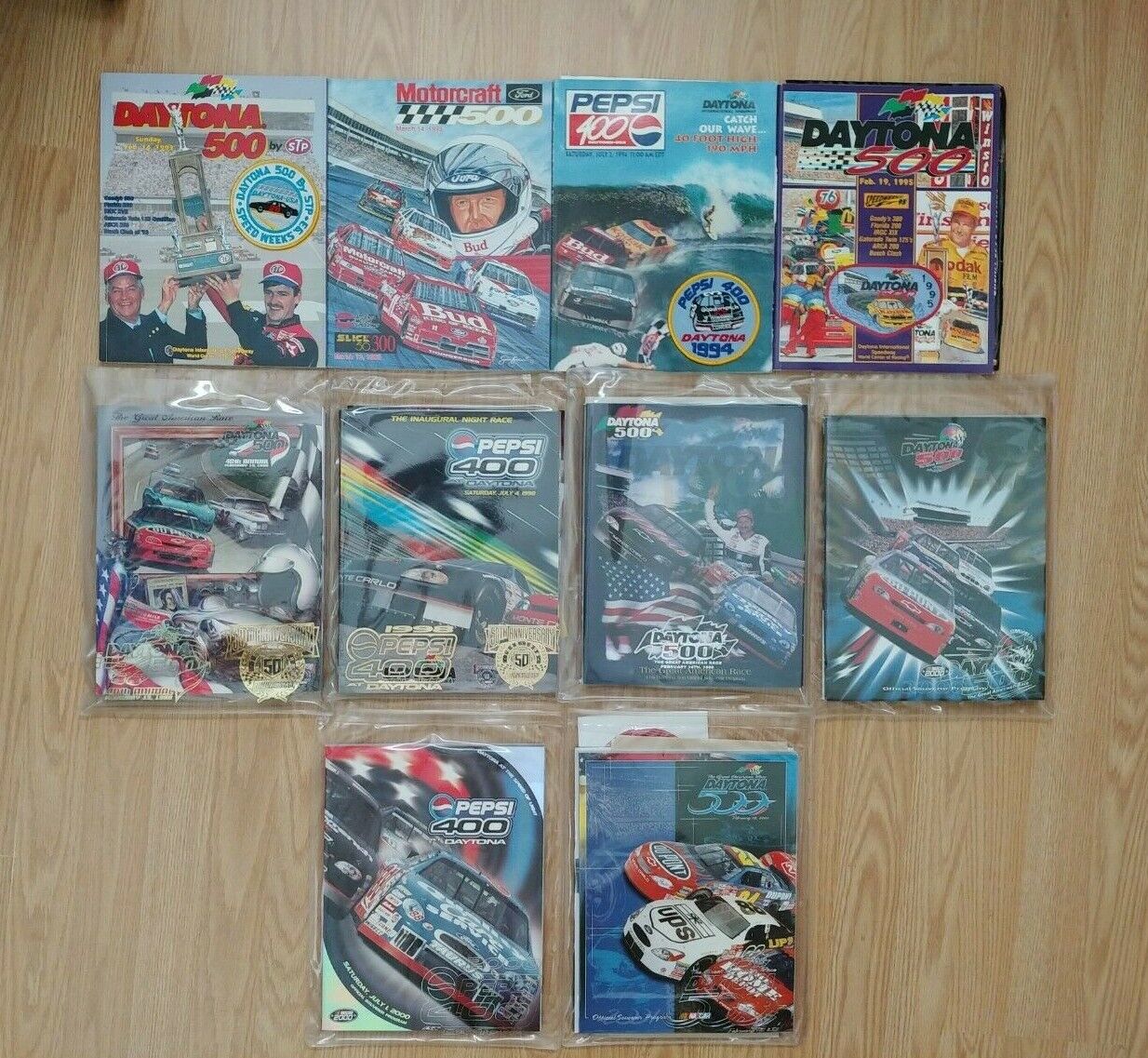 Lot of (10) NASCAR Race Programs (3 with patches and 6 with plastic sleeves) Без бренда - фотография #2