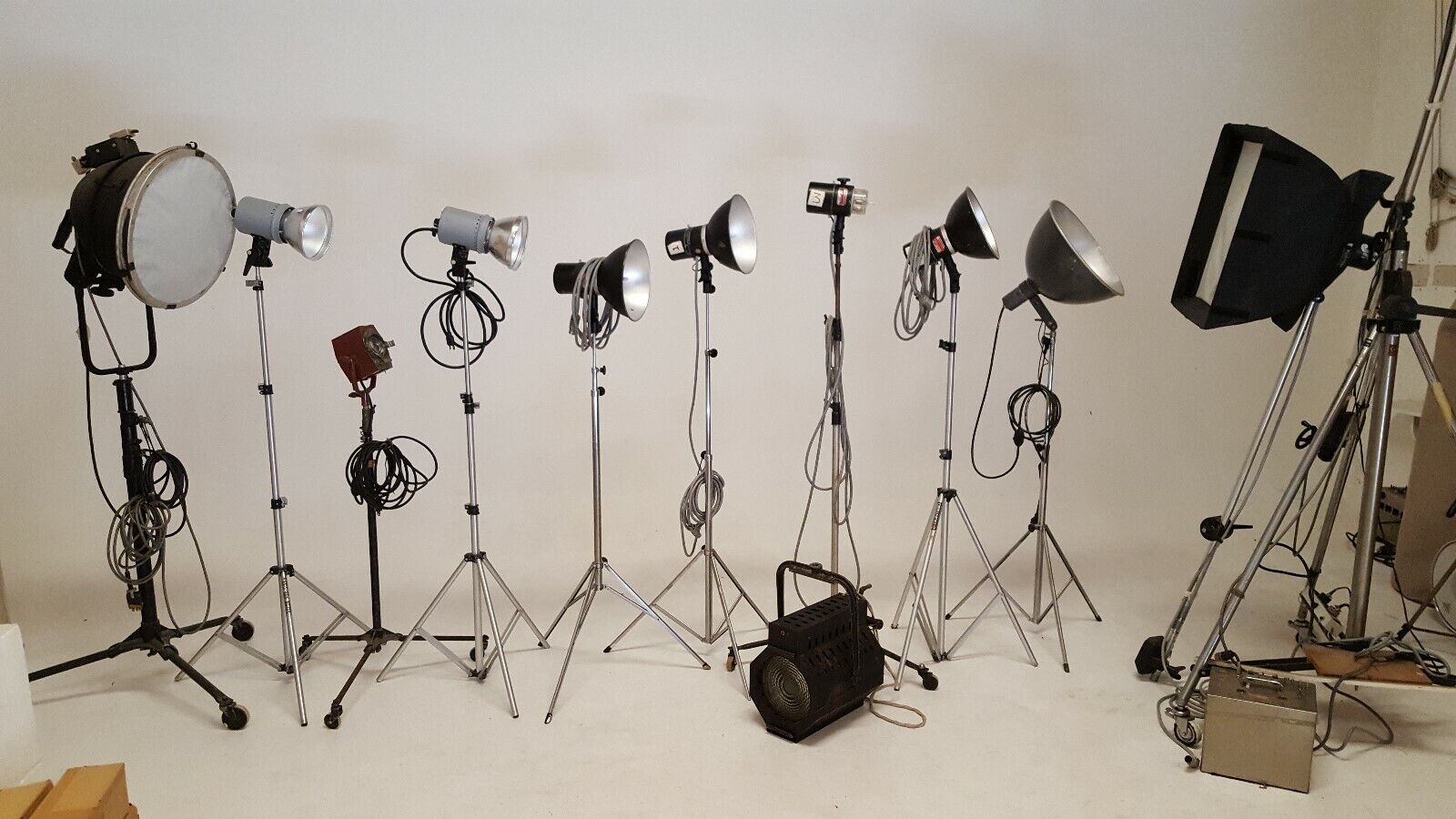 photography lighting and accessories Dynalite, Norman, etc