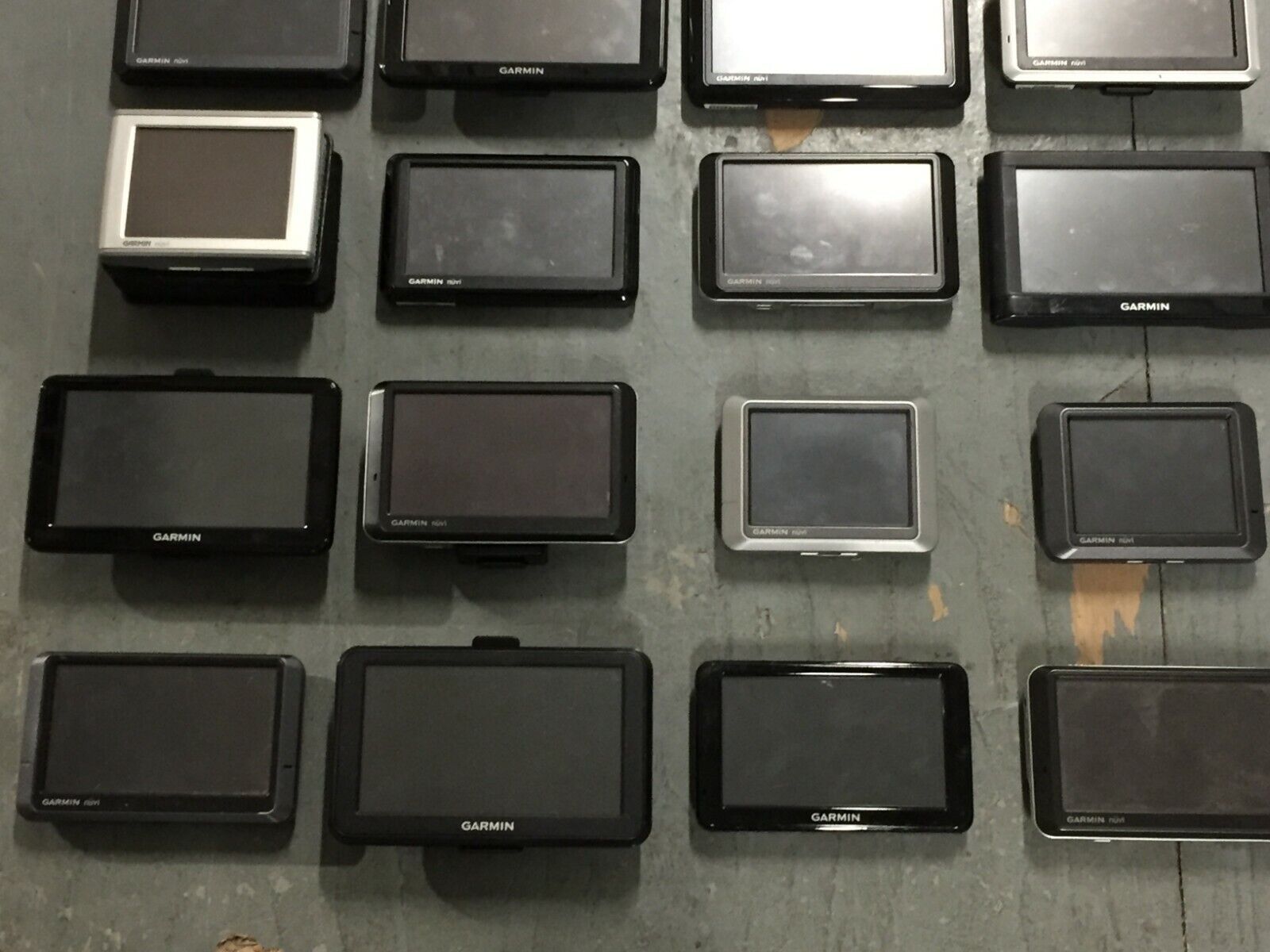 Lot of 25 Various Garmin GPS Units - All Working Great!! - Free Shipping!! Garmin Does Not Apply - фотография #4