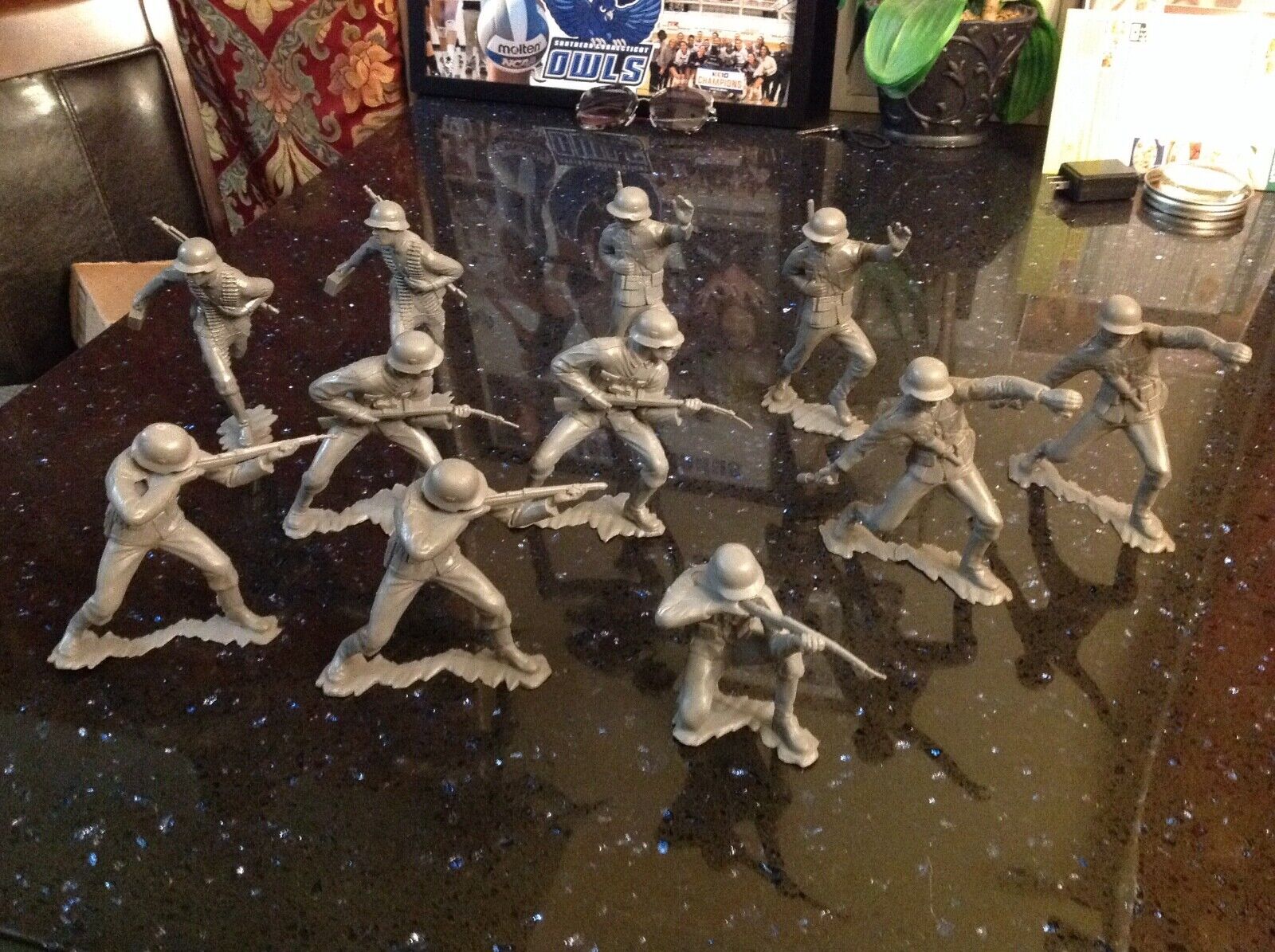 vintage Louis Marx Toy Soldiers lot of 11 gray Plastic, 6 poses, Large, 5" used Marx