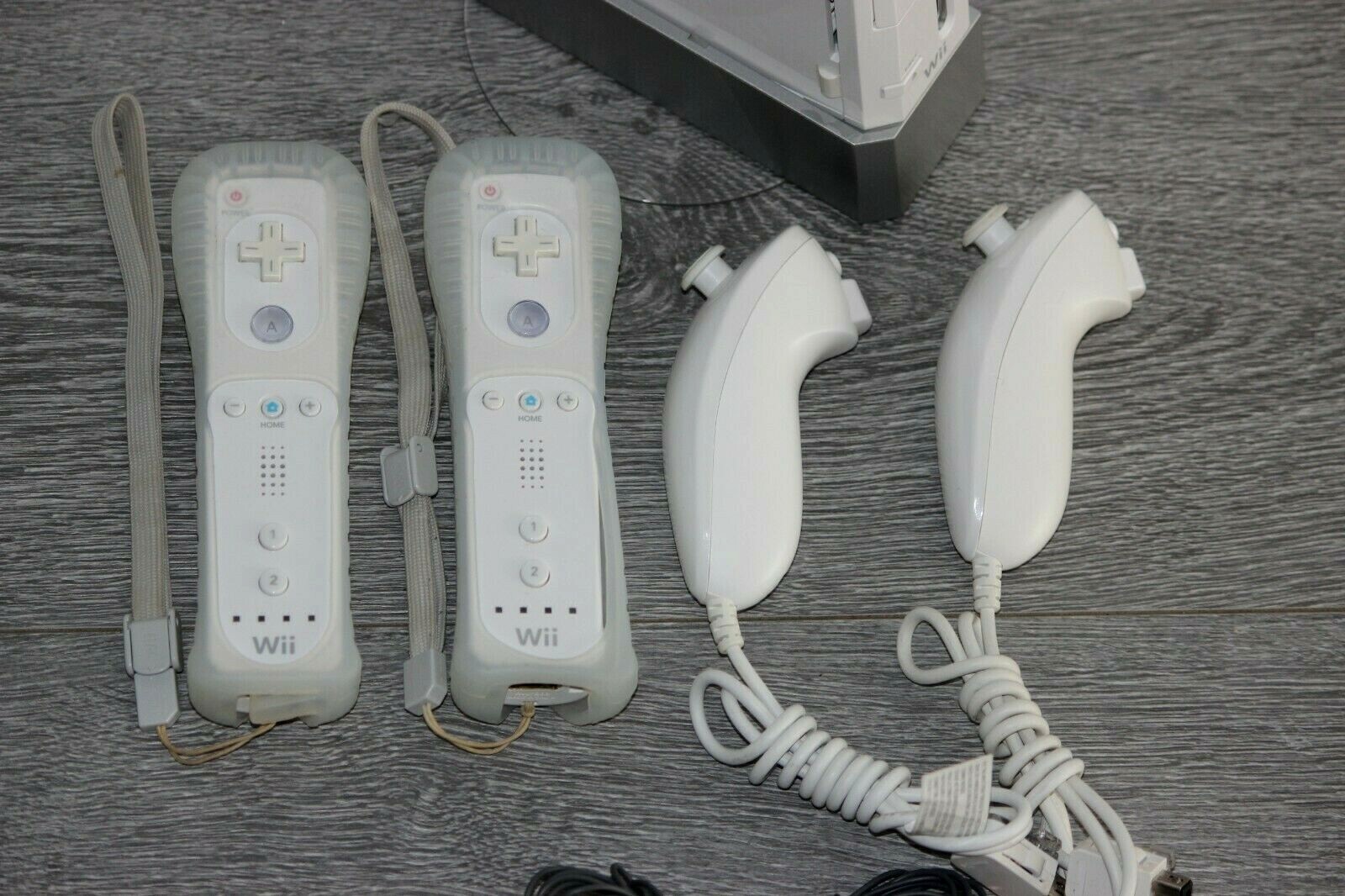 Nintendo Wii w/2 Controllers & 10 Excellent Games (Mario,Sonic,Kong..etc) Tested Nintendo RVL-001 - фотография #5