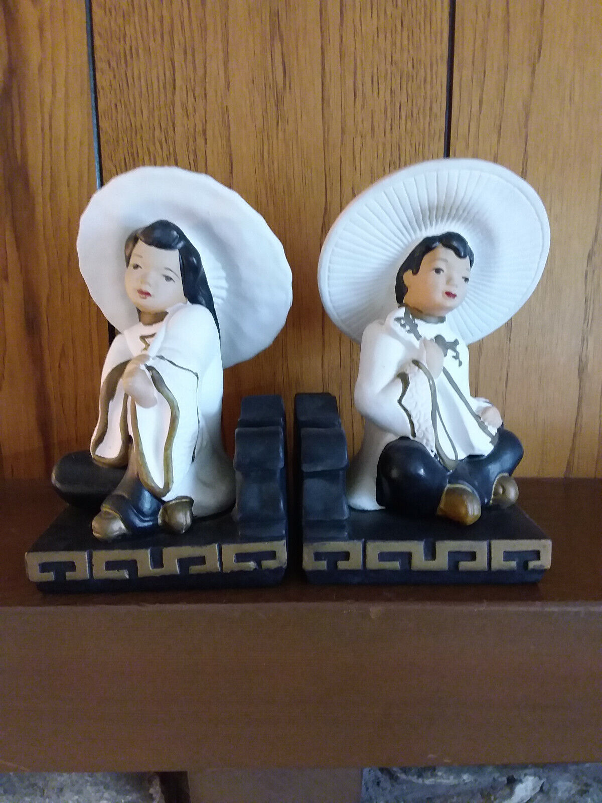 Vintage 1952 Universal Statuary Oriental Boy and Girl Bookends 8" high Unbranded