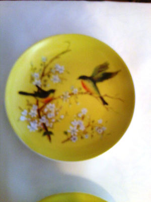 4 Vintage 6" bird plates, yellow background with floral acccents Unknown none - фотография #3