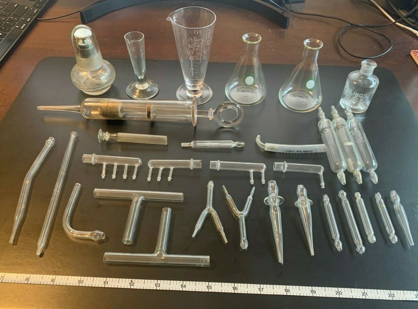 Museum Quality Antique / Vintage Glass Chemistry Set - European - 30 Pieces Без бренда