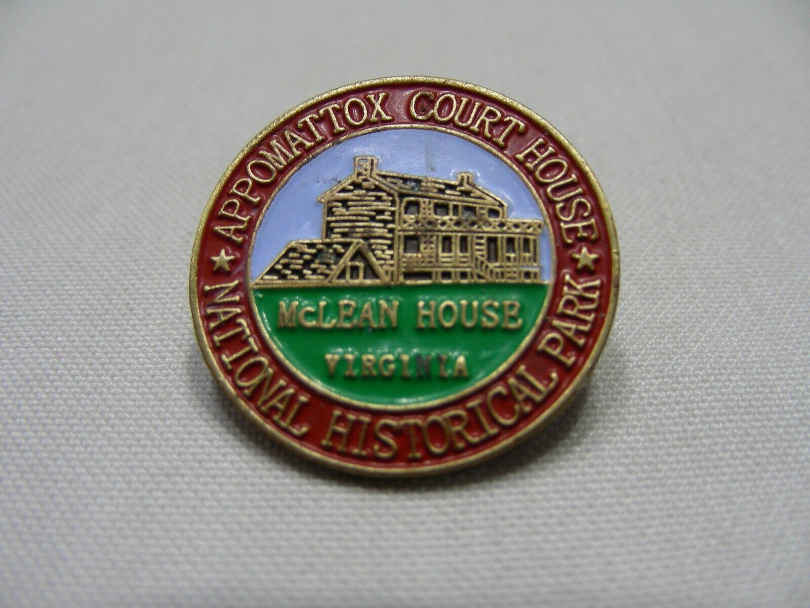 APPOMATTOX COURT HOUSE - McLean House, Virginia - Vintage Pin! Без бренда