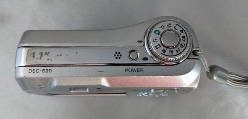 Lot (3) SONY Cyber-Shot Silver Digital Cameras (DSC-S60/S90) 4.1 MP - Parts Only Sony Cyber-shot DSC-S60 - фотография #6
