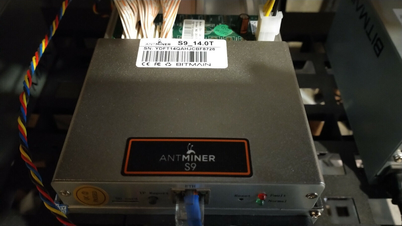 3 Used Bitcoin AntMiner S9 14T With 1600W PSU and Braiins OS Antminer S9 14 T - фотография #2
