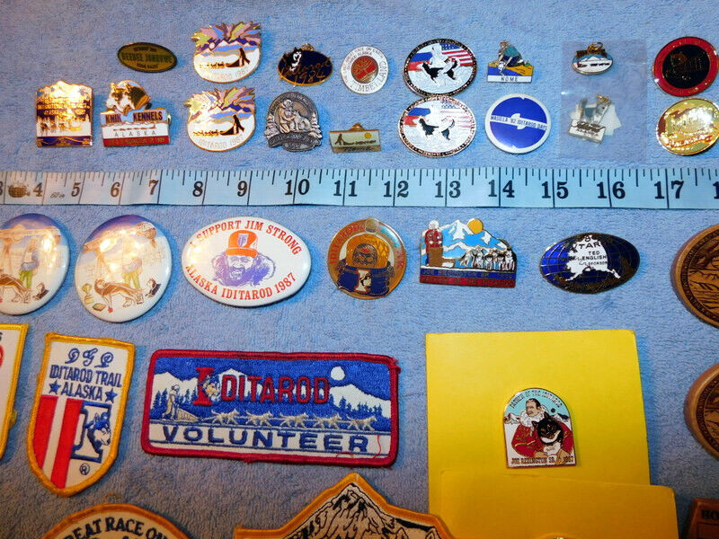 ALASKA IDITAROD Pin Husky Dog Sled Race Mushing Pins, Buttons Patches 36 Mix LOT Без бренда - фотография #4