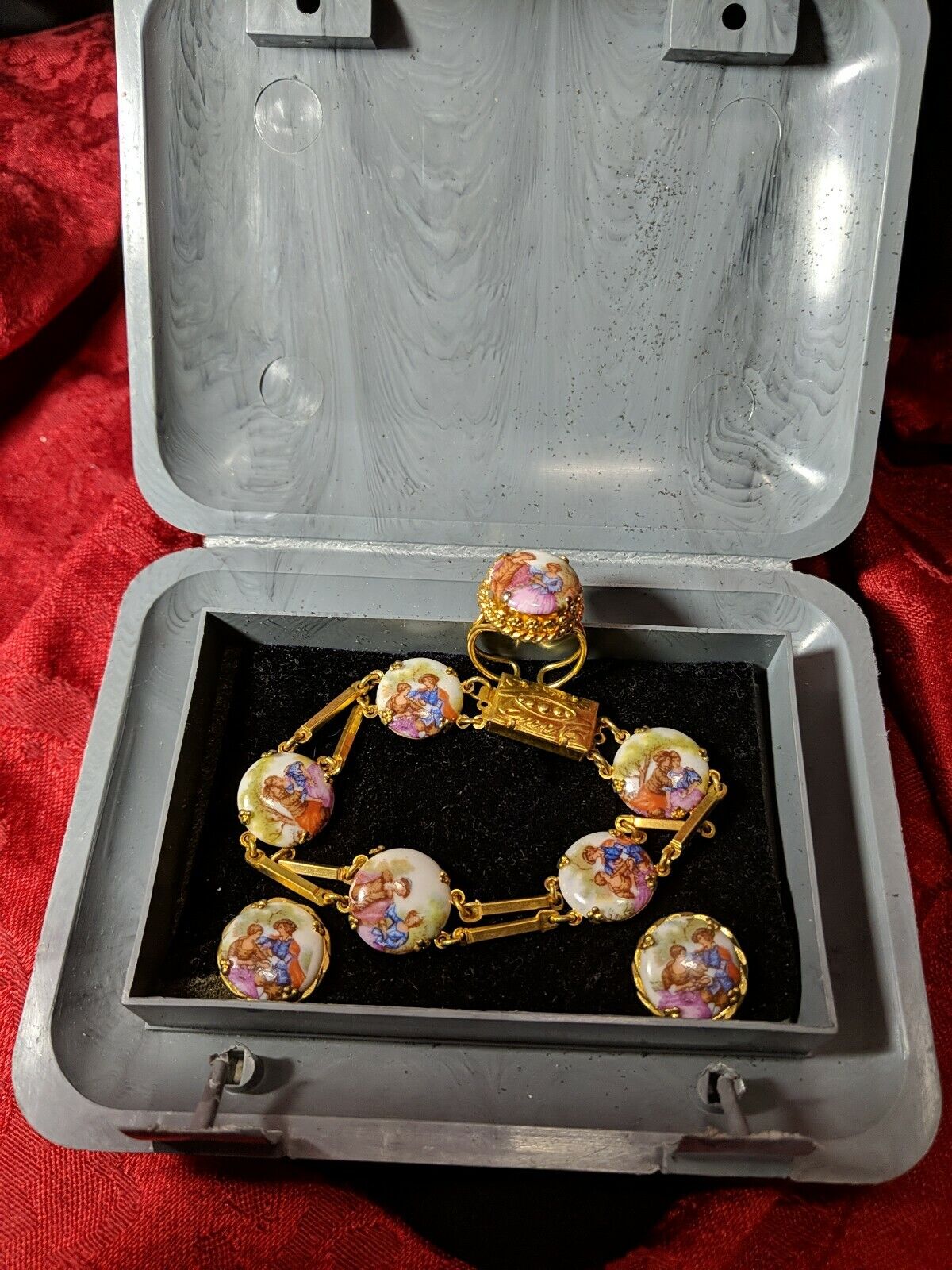 Limoges Antique 3 pc Set Porcelain Jewelry Bracelet, Ring, Earrings, Lucite Case LIMOGES - фотография #3