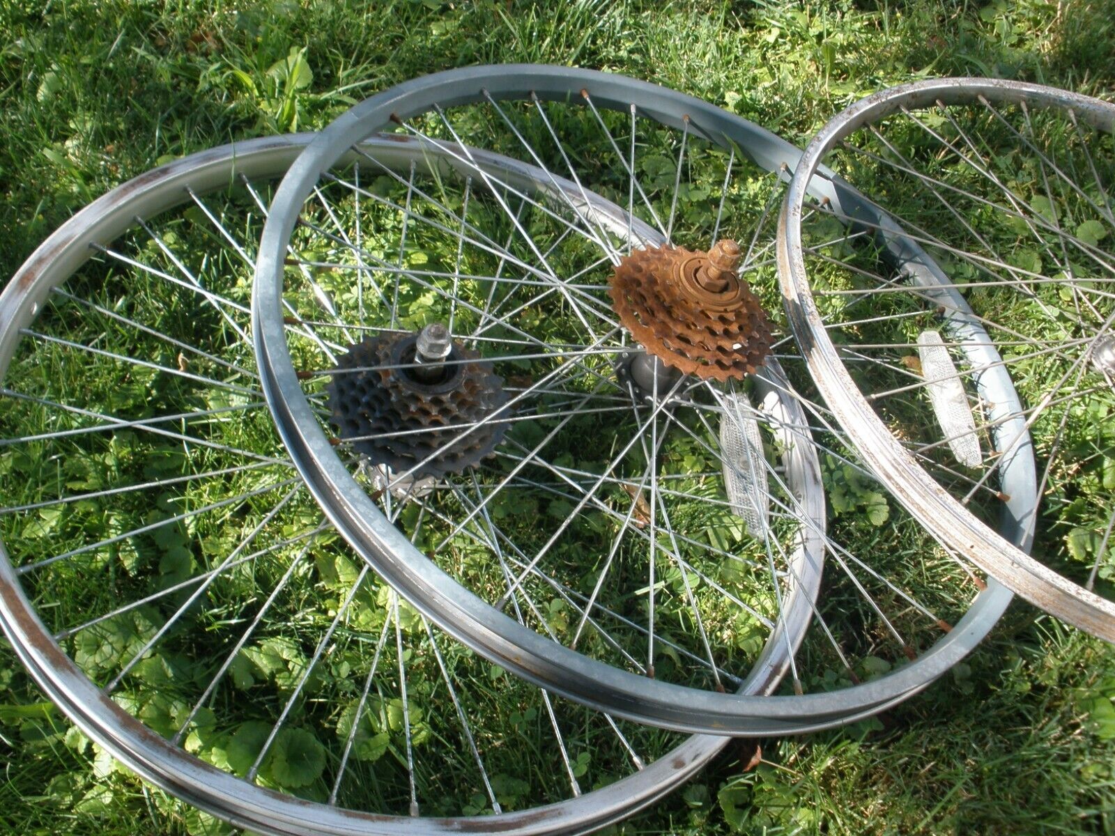 30 Piece Lot Vintage 1970's-90's Bicycle Rims Mixed Size/Style Unknown - фотография #9