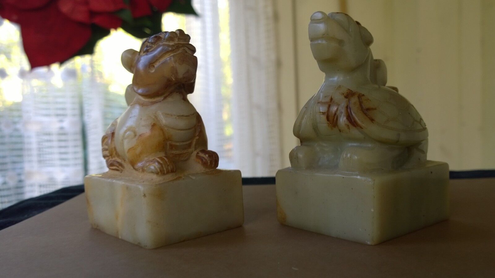 Group of Two Bixie Chop Seal Statues Carved of Hardstone Serpentine 488gr+399gr. Без бренда