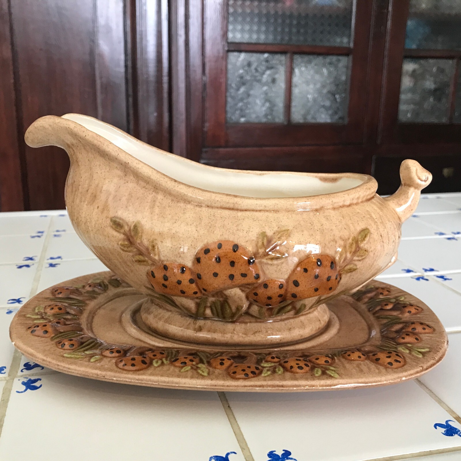VTG ARNELS MUSHROOM 35 PIECE SET CASSEROLE PLATE BUTTER DISH TEAPOT SOUP BOWL... Без бренда - фотография #9