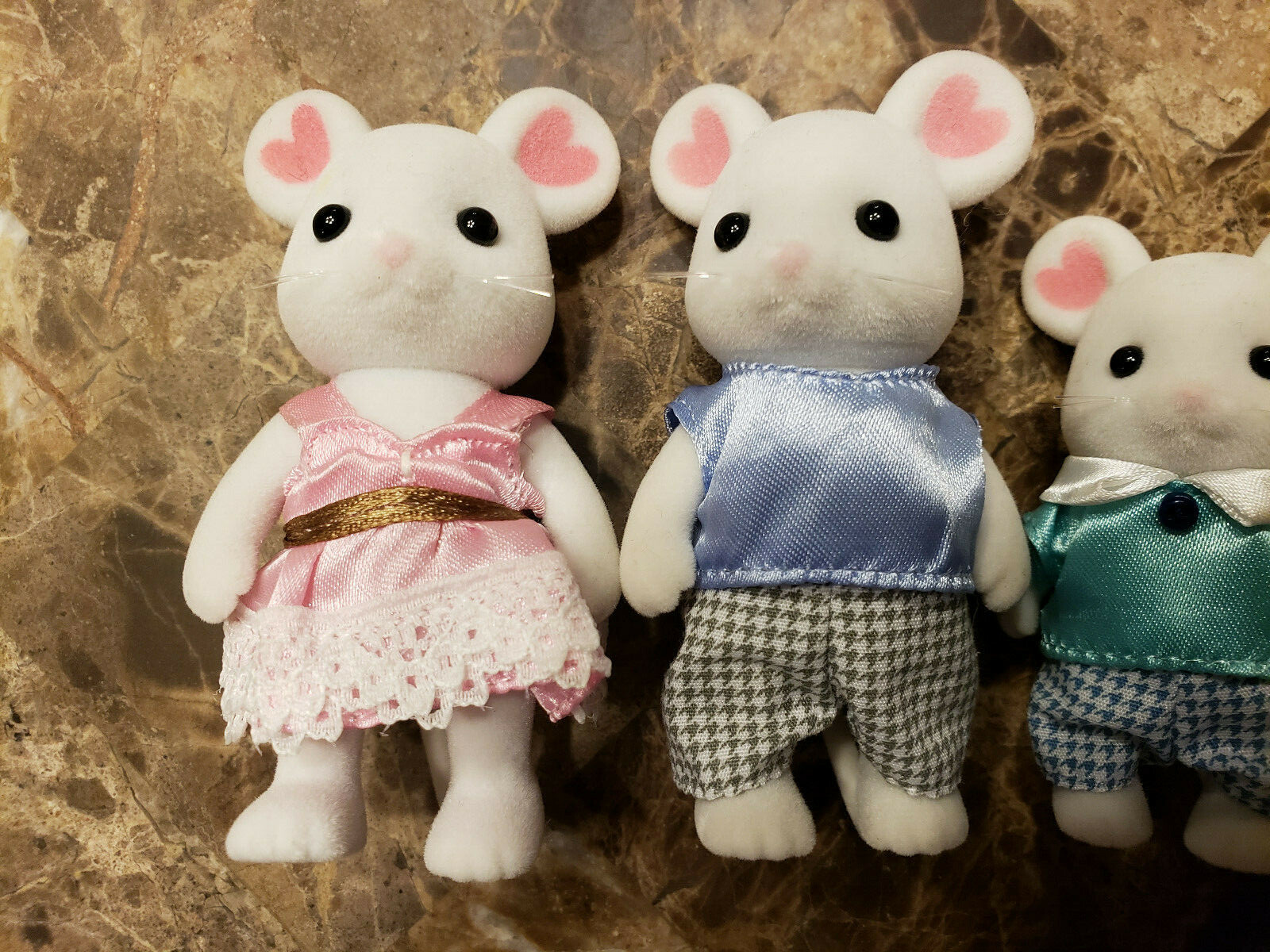 Calico Critters Marshmallow Mouse Family  Sylvanian Families - фотография #2